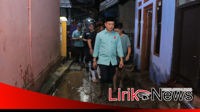 Gercep, Malam-malam Kang DS Tinjau Langsung Pemukiman Warga yang Terendam Banjir 